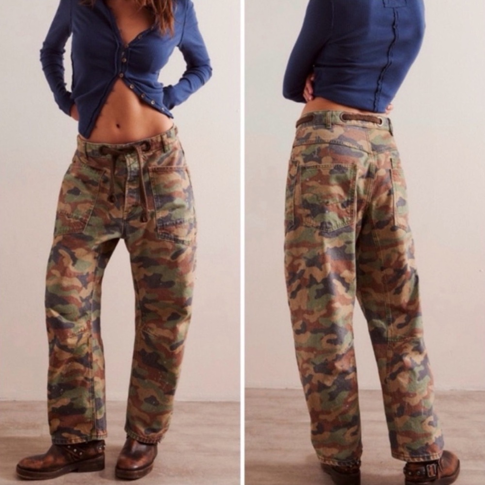 We The Free Low Slung Moxie Barrel jeans - Camo print